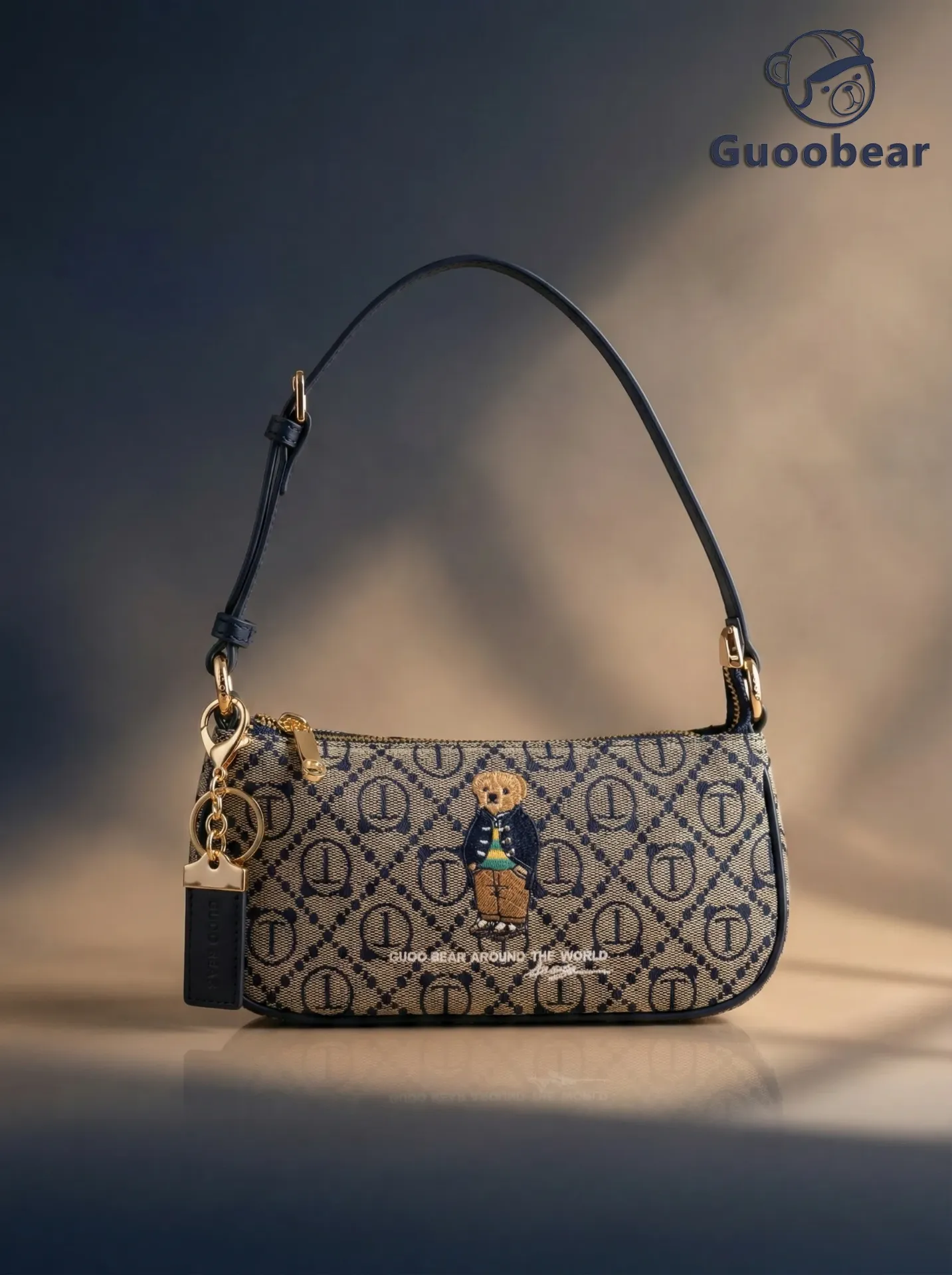 Blue diamond-patterned T-shirt underarm bag